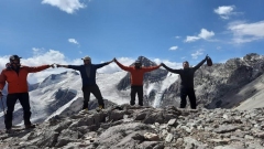 3-camp-canada-team-4