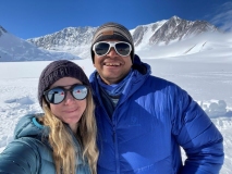 c-vinson-expedition-base-camp-36