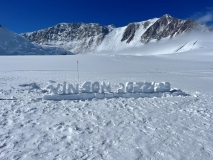 c-vinson-expedition-base-camp-61